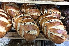 Frische Brote der Bäckerei Pistono gebacken mit Friedrich Steinbacköfen